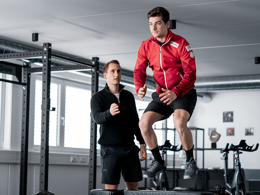 RAW Gym – Profi-Spotler beim Trainer